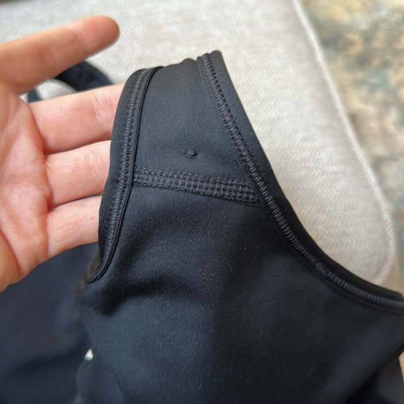 Nike sports bra! Size M - Picture 4 of 4